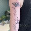 Namen der Liebsten mit abstrakter Blume